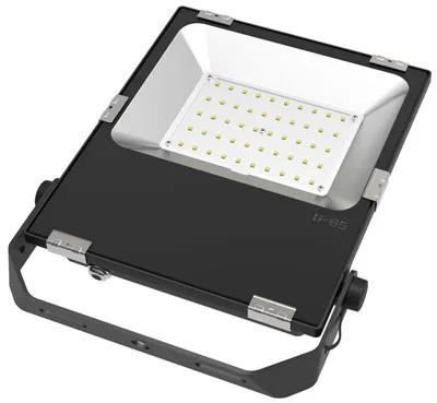 ポール取り付け型 LED フラッドライト